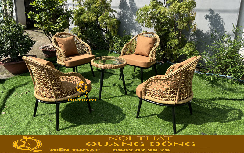Bàn ghế giả mây QD-2114 màu mây tự nhiên hợp với cảnh quan