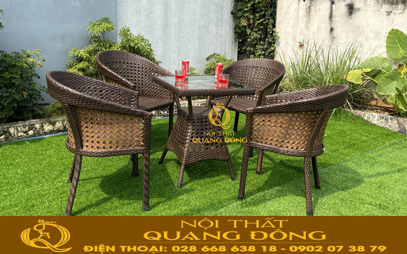 Bàn ghế giả mây được đan sợi mây nhựa chính phẩm Bàn ghế giả mây QD-274 sử dụng kiểu đan mắt cáo từ sợi mây nhựa chính phẩm