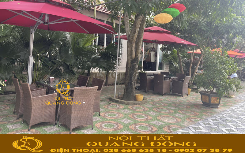 Bàn ghế giả mây Nội thất Quang Đông cho cafe sân vườn 