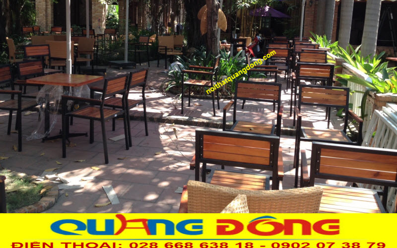 Bàn ghế sân vườn quán cafe - Mẫu ghế gỗ khung sắt Mẫu ghế quán cafe