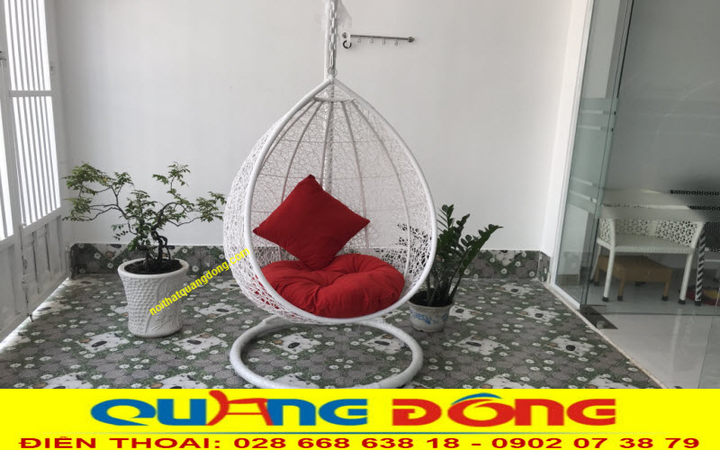 Xích đu giá rẻ nhưng chất lượng cực bền Xích đu mây nhựa cho ban công